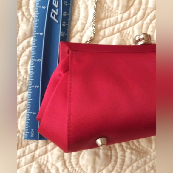 La Regale mini deep red evening bag with crystal closer. New with tags. - Picture 4 of 8